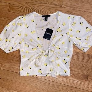 NWT White and Yellow Lemon tie crop top - Size M